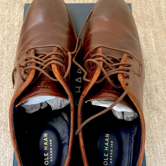 Pre-owned Cole Haan dress shoes. - Picture 5 of 5